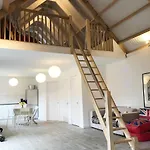 Woodland Lodge